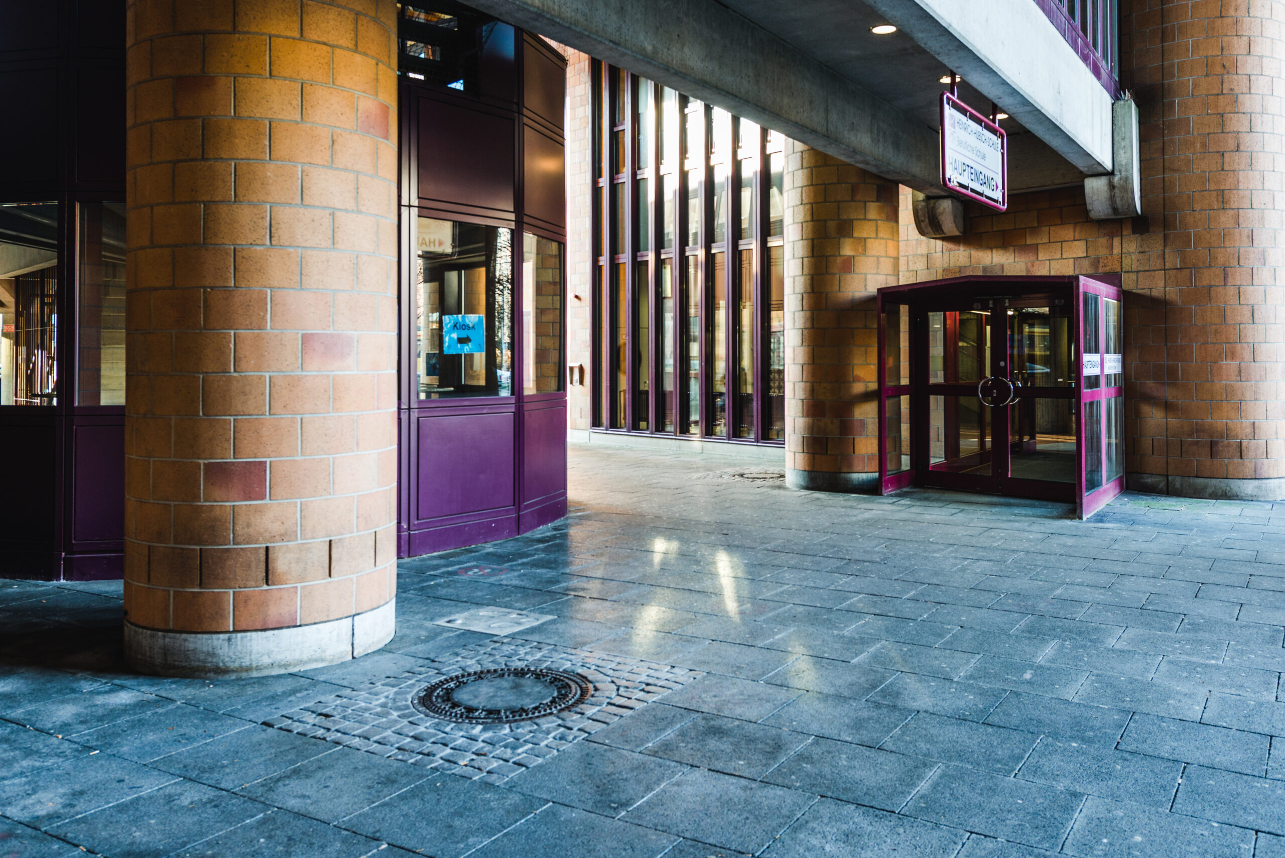 HeinrichHübschSchule Das Kompetenzzentrum für Bau, Holz, Metall